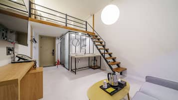 Deluxe Duplex, City View | Hypo-allergenic bedding, down duvets, free minibar