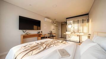 Hypo-allergenic bedding, down duvets, free minibar