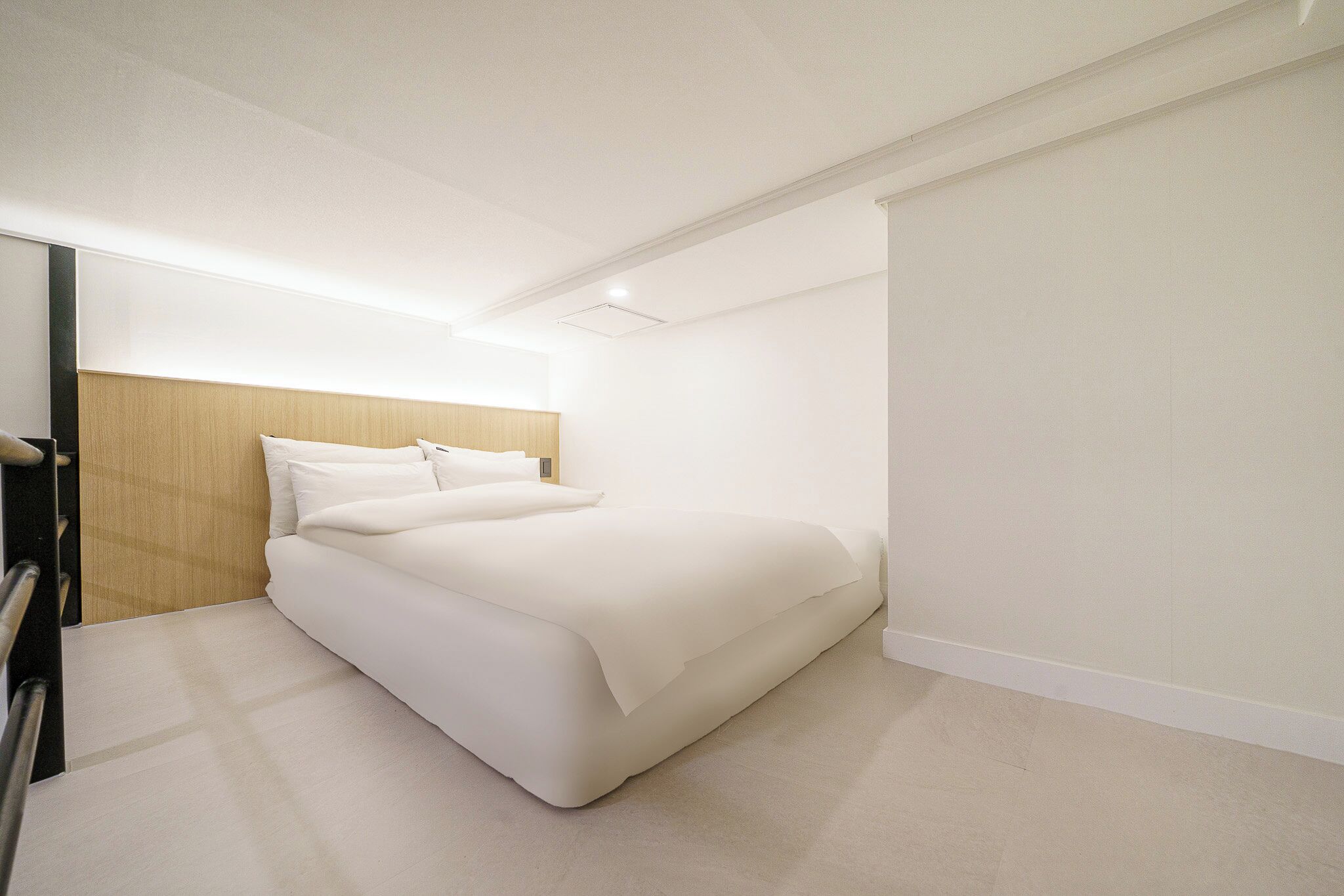 Chambre Duplex Deluxe, vue sur la ville | Literie hypoallergénique, couette en duvet, articles de minibar gratuits