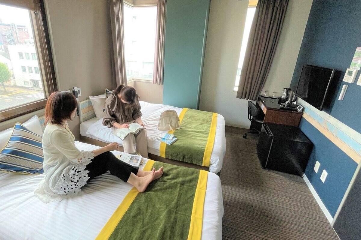 WiFi (free), bed sheets