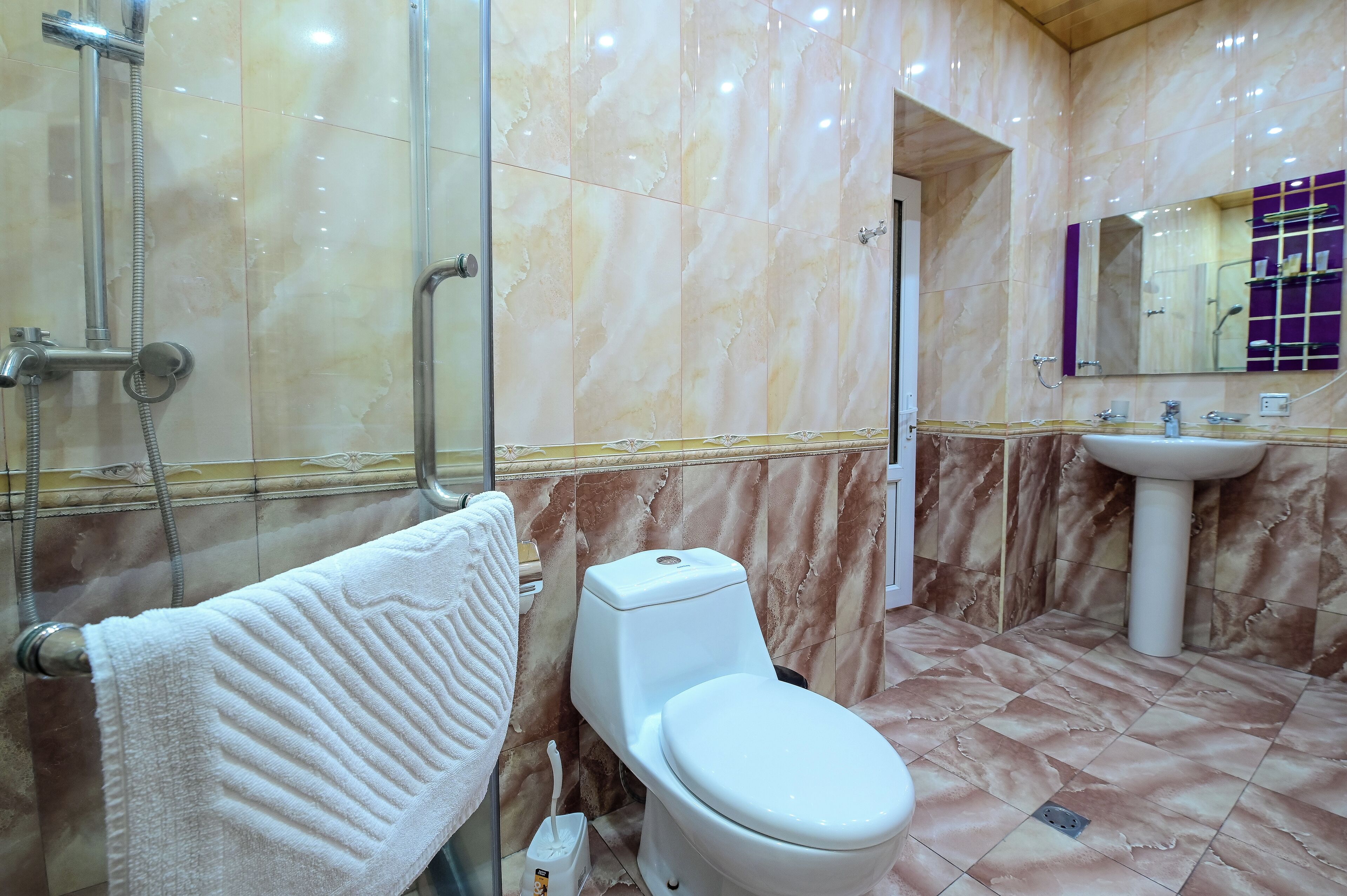 standard double or twin room, 1 bedroom | bathroom | shower, rainfall showerhead, free toiletries, hair dryer
