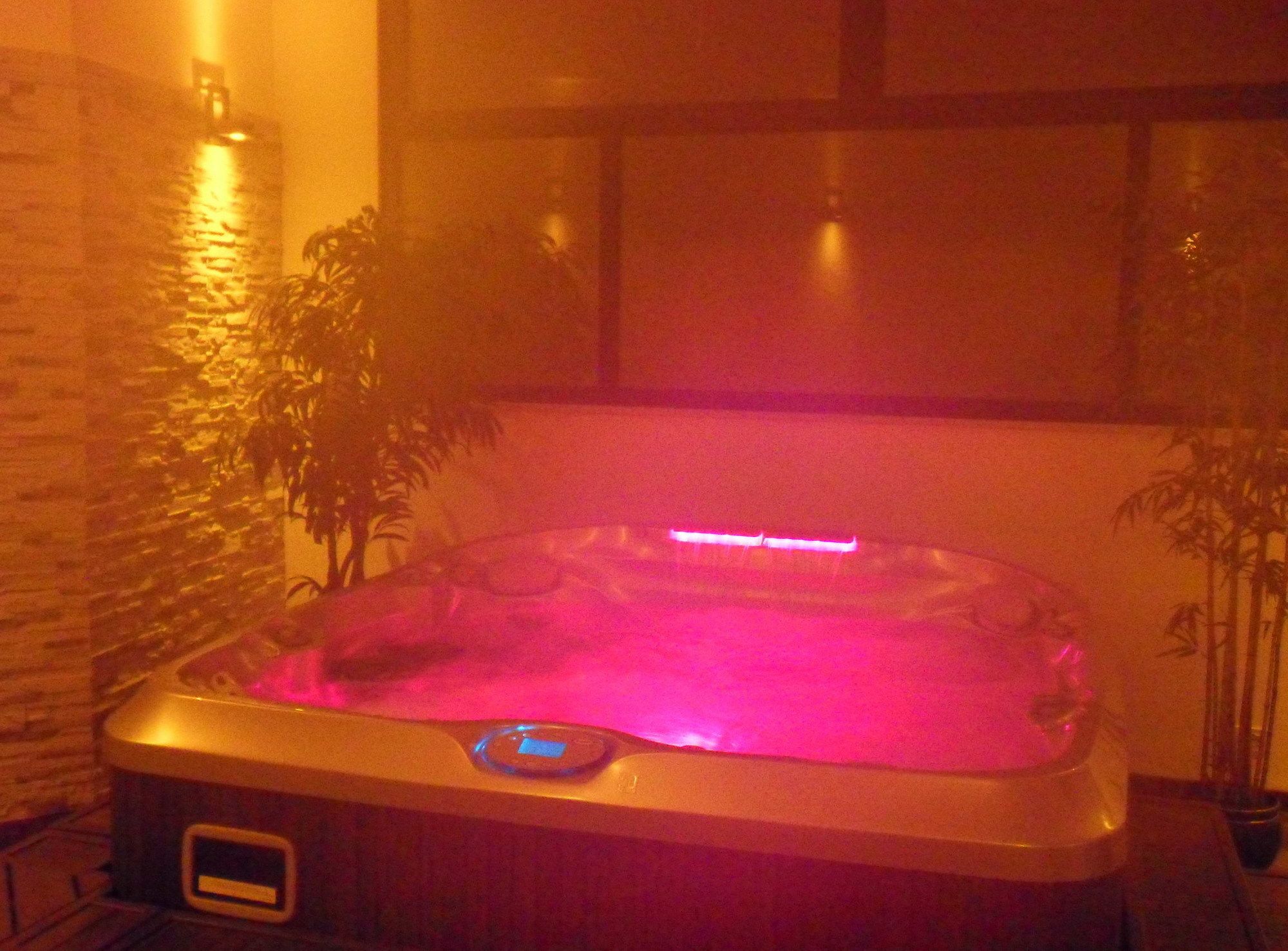 indoor spa tub