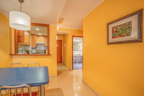 Appartement Familial, 1 chambre | Coffres-forts dans les chambres, rideaux occultants