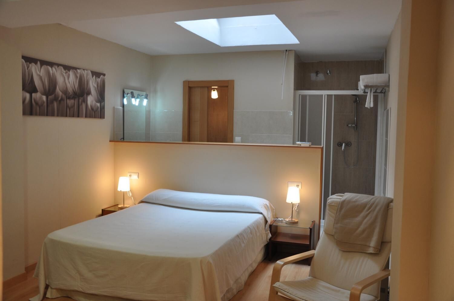 Geluiddichte muren, extra bedden (toeslag), gratis wifi, beddengoed