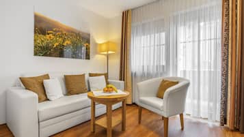 Family Suite, 2 Bedrooms | Minibar, in-room safe, desk, cribs/infant beds