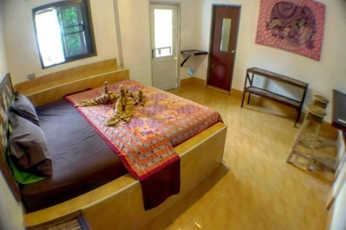 1 bedroom, minibar, desk, laptop workspace