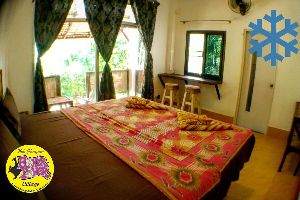 Premium Double Room, 1 King Bed, Balcony | 1 bedroom, minibar, desk, laptop workspace