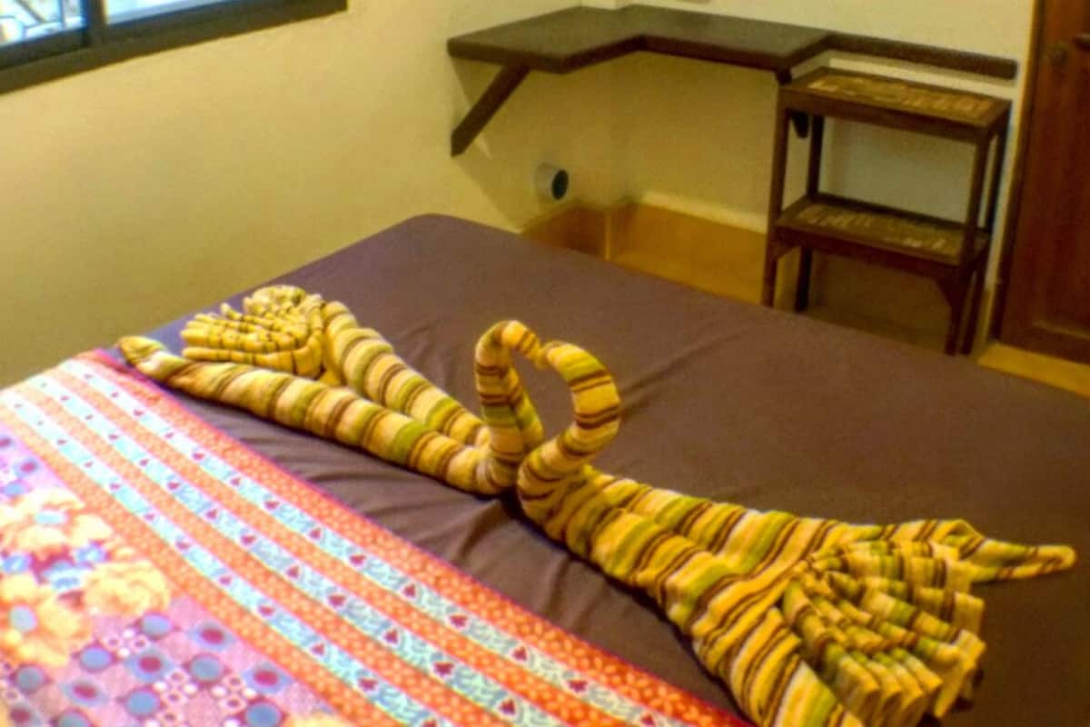 1 bedroom, minibar, desk, laptop workspace