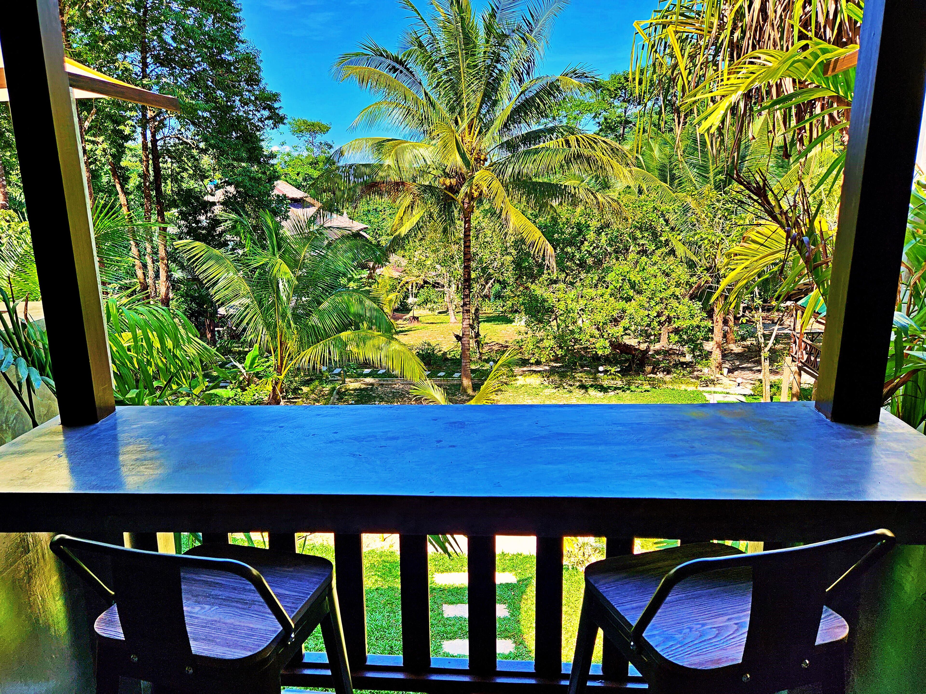 Minibar, desk, laptop workspace, free WiFi