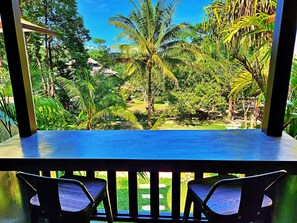 迷你吧、办公桌、笔记本电脑工作区、免费 WiFi