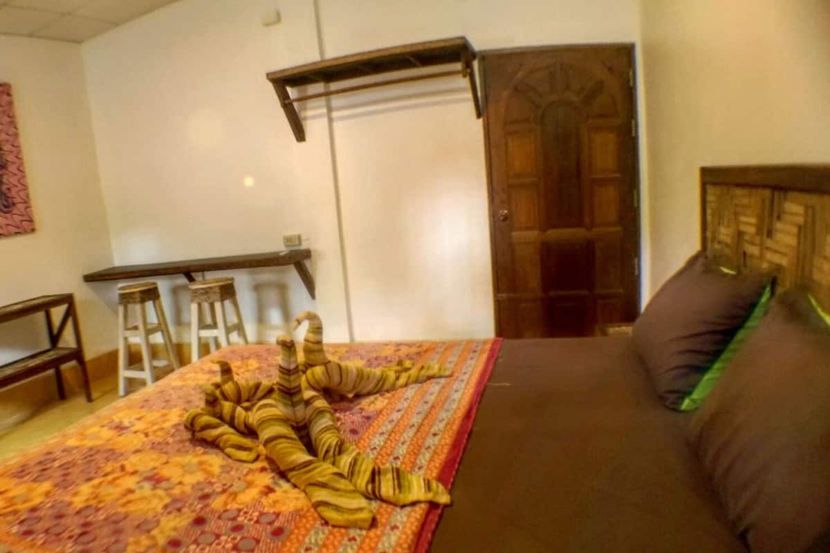 Family Double Room, 1 King Bed, Balcony | 1 bedroom, minibar, desk, laptop workspace