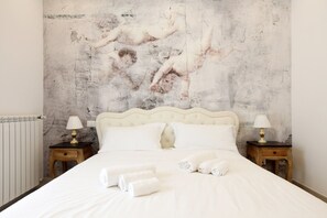 Junior suite | Een minibar, een kluis op de kamer, gratis babybedden, gratis wifi