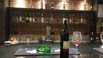Bar (en el alojamiento)