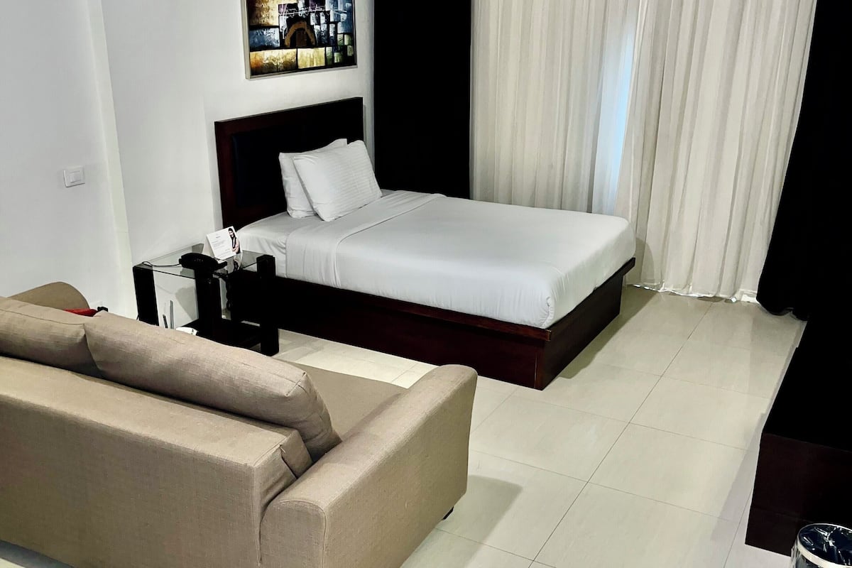 Junior Suite, Multiple Beds, Pool View