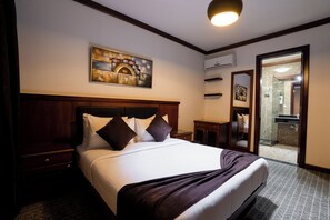 Presidential Suite, 2 Bedrooms | 1 bedroom, minibar, in-room safe, blackout drapes