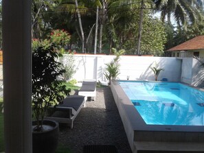 حمّام سباحة خارجي