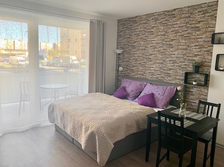 Classic Studio, Terrace (108) | Living area | Flat-screen TV