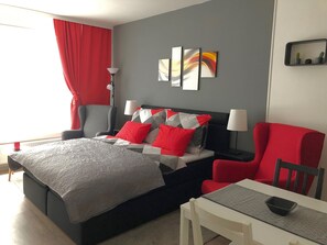 Family Suite, 1 Bedroom, Terrace (107) | Living area