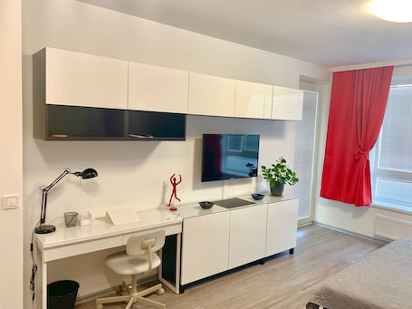 Family Suite, 1 Bedroom, Terrace (107) | Living room | Flat-screen TV