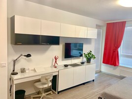 Családi lakosztály, 1 hálószobával, terasz (107) | Nappali | Síkképernyős tévé