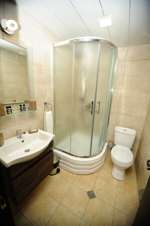 Double Room | Bathroom | Combined shower/bathtub, rainfall showerhead, hair dryer, slippers