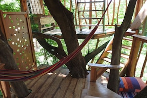 Deluxe Tree House | Desk, laptop workspace, iron/ironing board, free WiFi