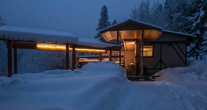 Cottage on the Creek