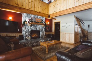 Cabin, Multiple Beds | Living area | 42-inch flat-screen TV with cable channels, TV, DVD player