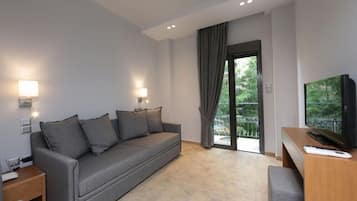 Grand-Apartment, 2 Schlafzimmer | Wohnzimmer | 30-Zoll-Flachbildfernseher mit Kabelempfang, Fernseher, Netflix