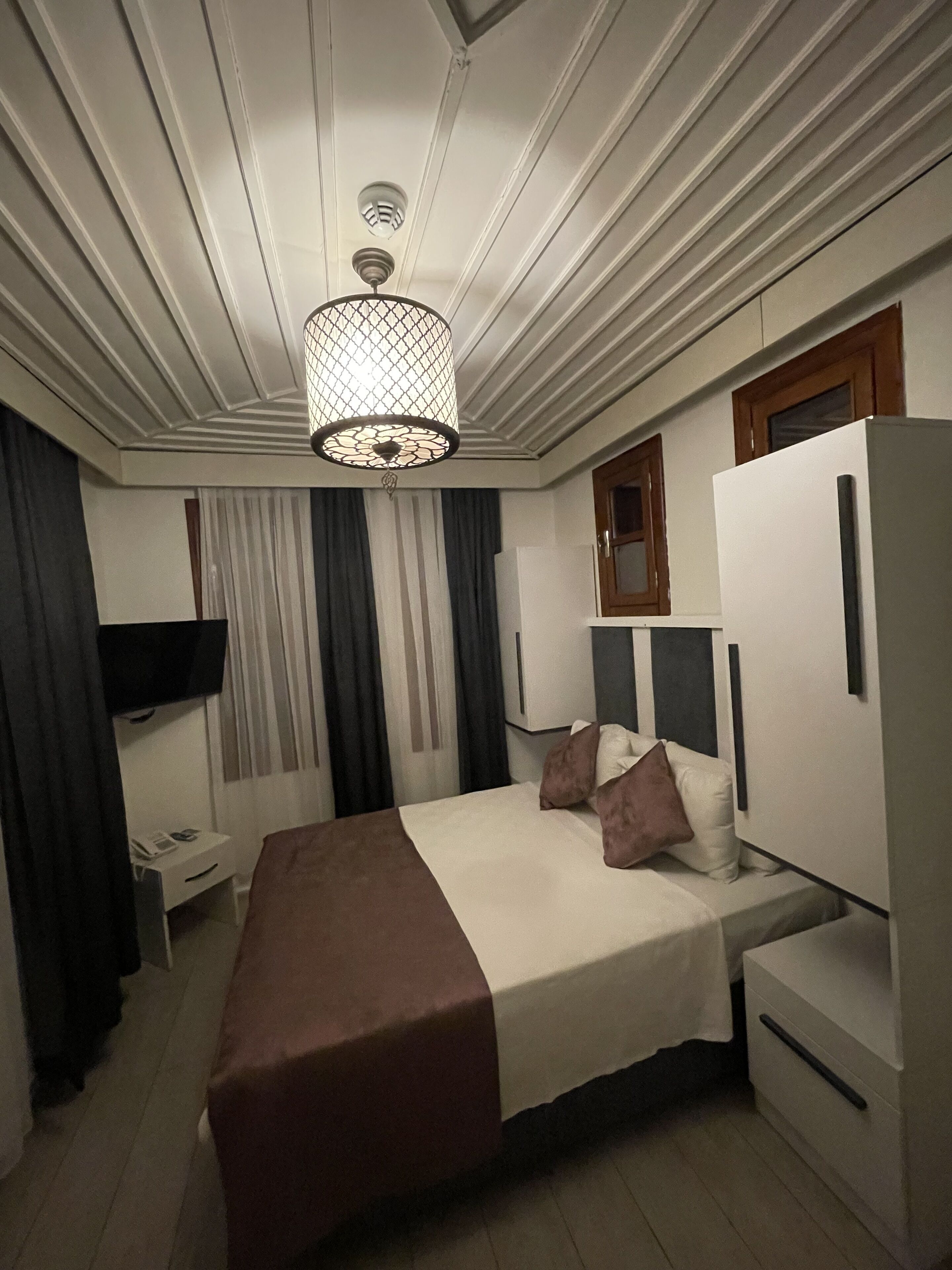 superior double room, 1 double bed, non smoking, terrace | minibar, in-room safe, free wifi, bed sheets