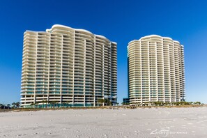 On the beach - Turquoise Place by Luxury Gulf Rentals (Orange Beach)