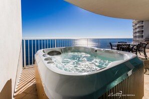 公寓客房, 3 間臥室, 海景 | 按摩浴缸