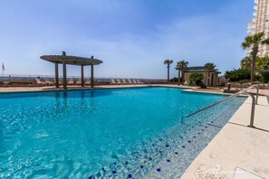Outdoor pool - White Caps by Luxury Gulf Rentals (Orange Beach)