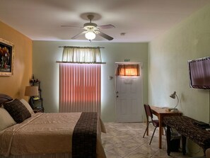 Comfort-Doppelzimmer, 1 Queen-Bett | Zimmersafe, Schreibtisch, Bügeleisen/Bügelbrett, kostenloses WLAN