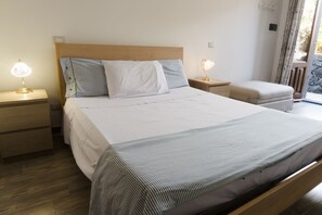 1 غرفة نوم وأغطية فراش متميزة ومكتب وتجهيزات عازلة للصوت