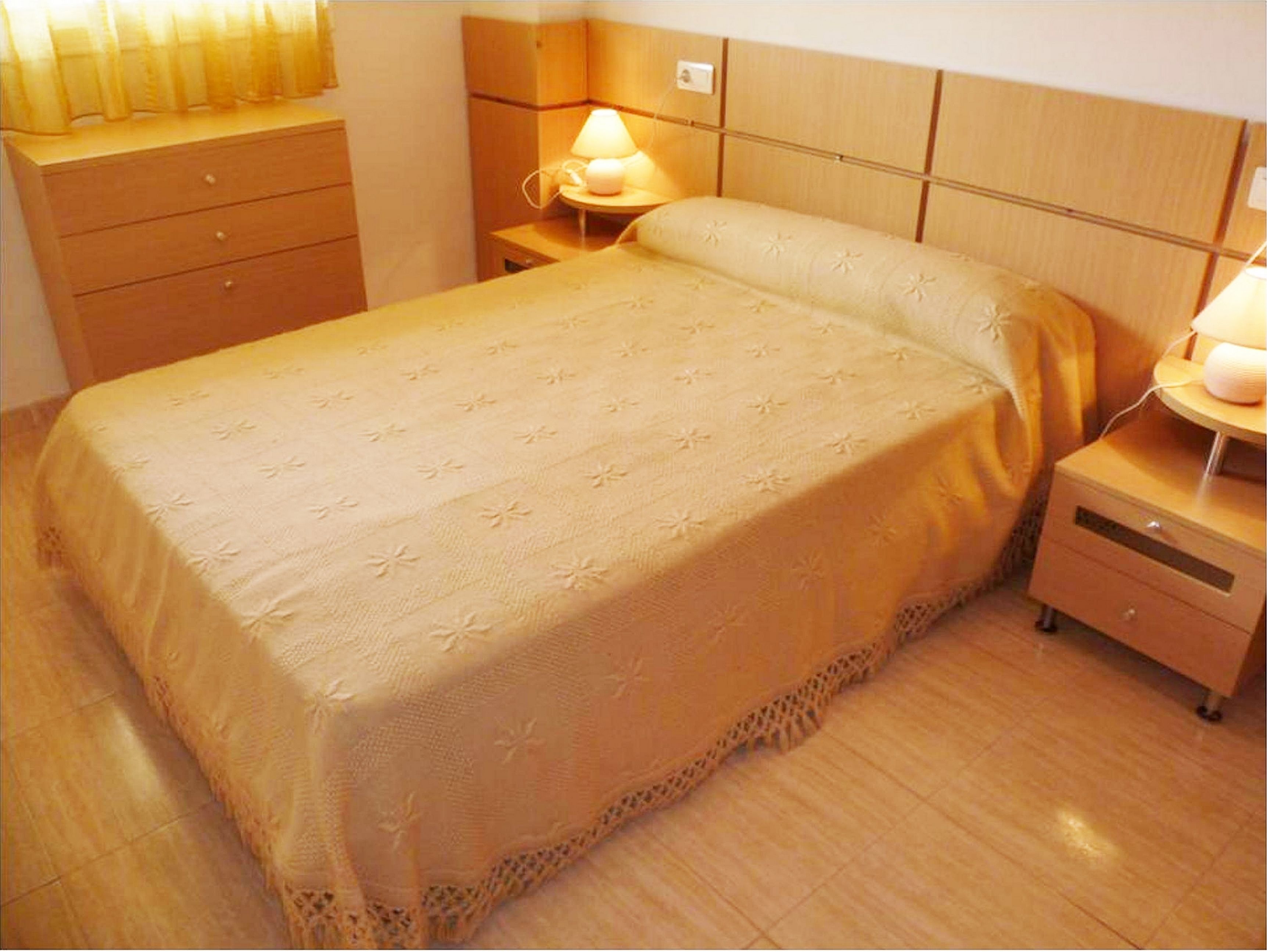 2 bedrooms, bed sheets