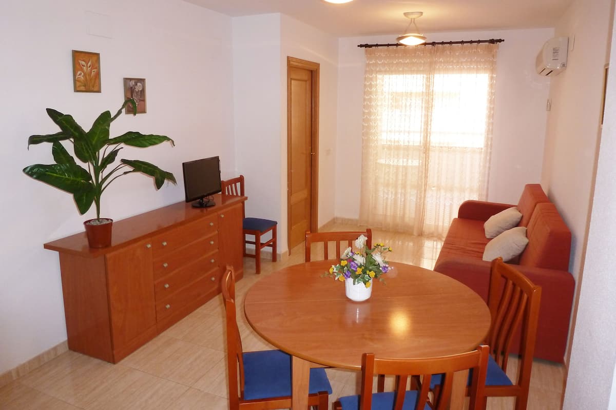 Apartment, 2 Bedrooms (4 pax) | 2 bedrooms, bed sheets