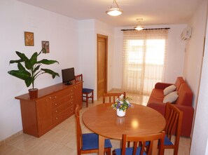 Apartment, 2 Bedrooms (4 pax) | 2 bedrooms, bed sheets - Apartamentos Marina D'Or 3000 (Oropesa del Mar)