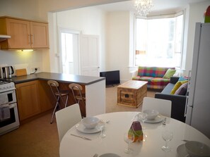 House, Private Bathroom (The Town House)