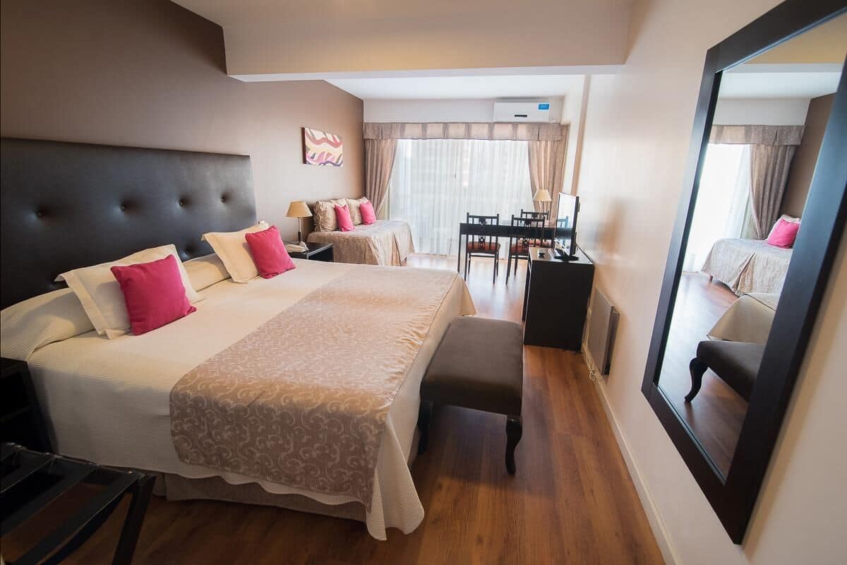 Ropa de cama de alta calidad y minibar