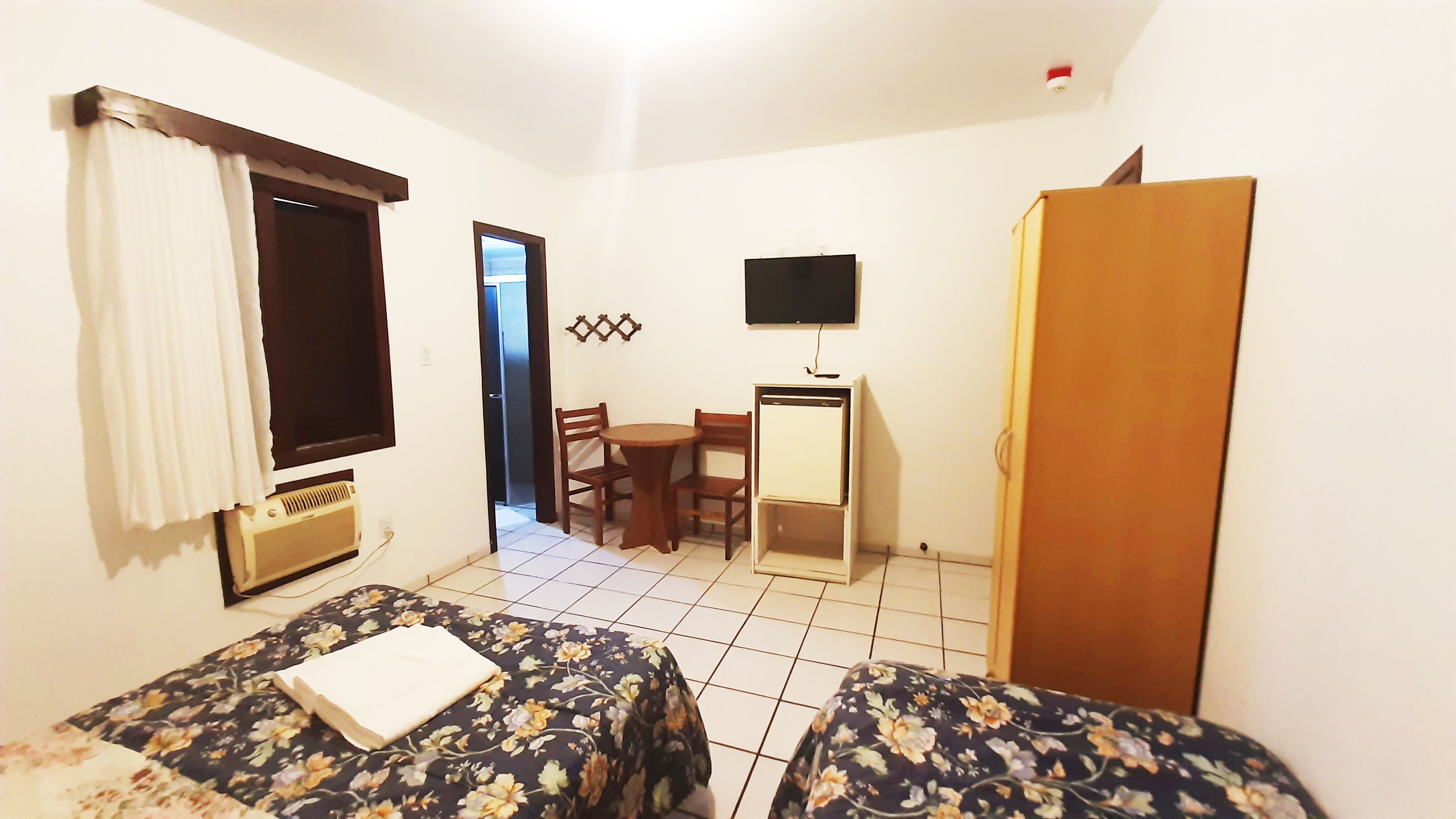 minibar, free wifi, bed sheets