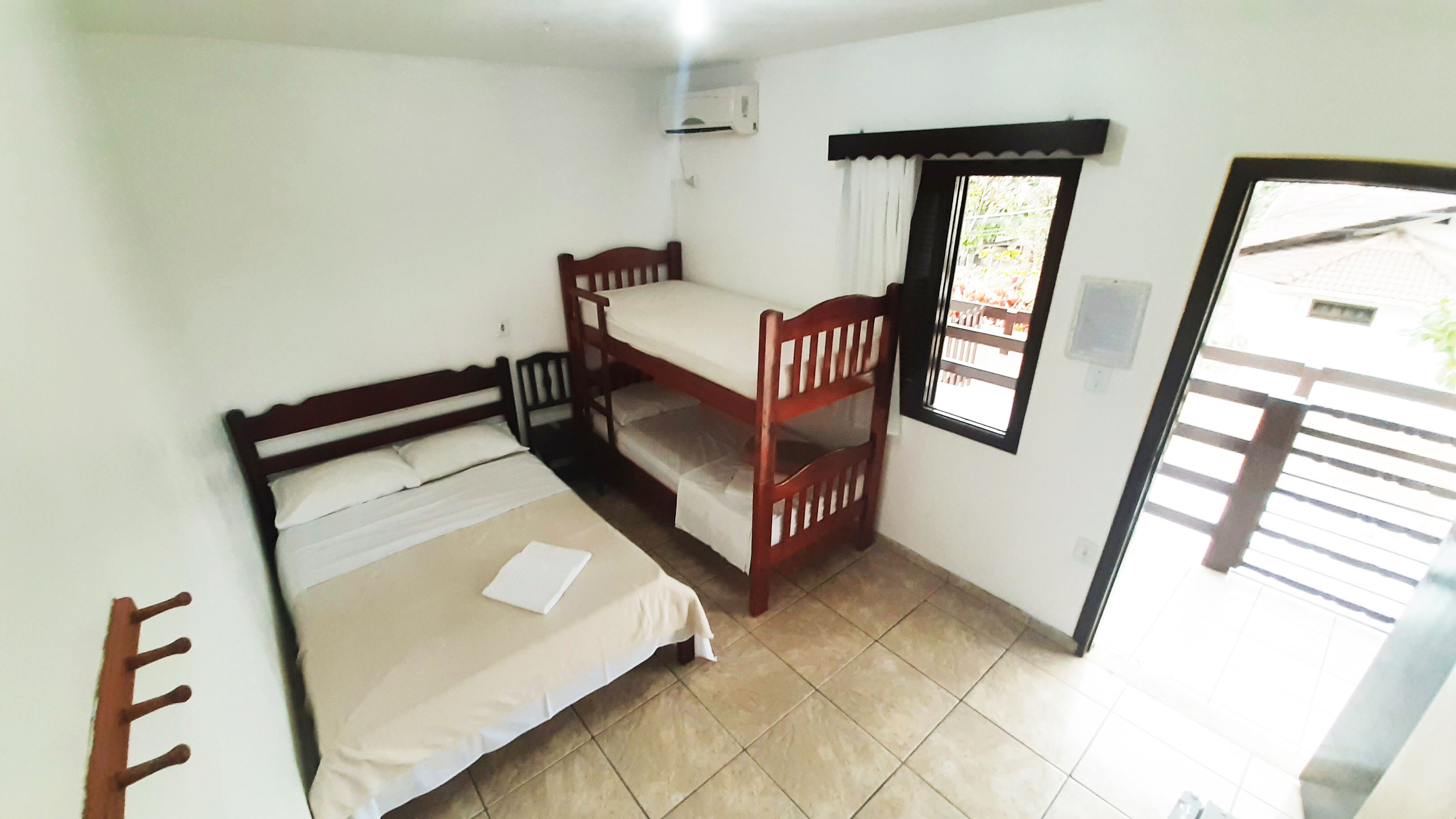 family room | minibar, free wifi, bed sheets