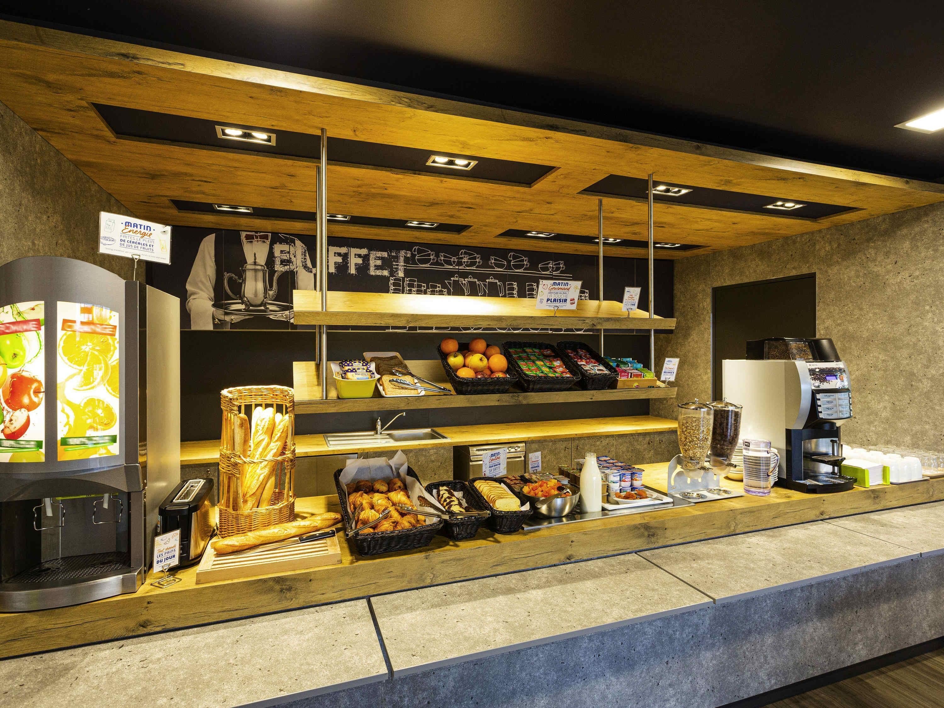 buffet breakfast on weekends (eur 8 per person)