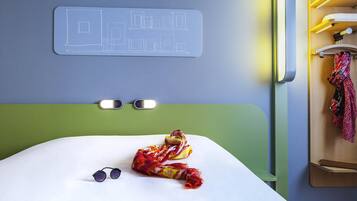 In-room safe, desk, soundproofing, free WiFi