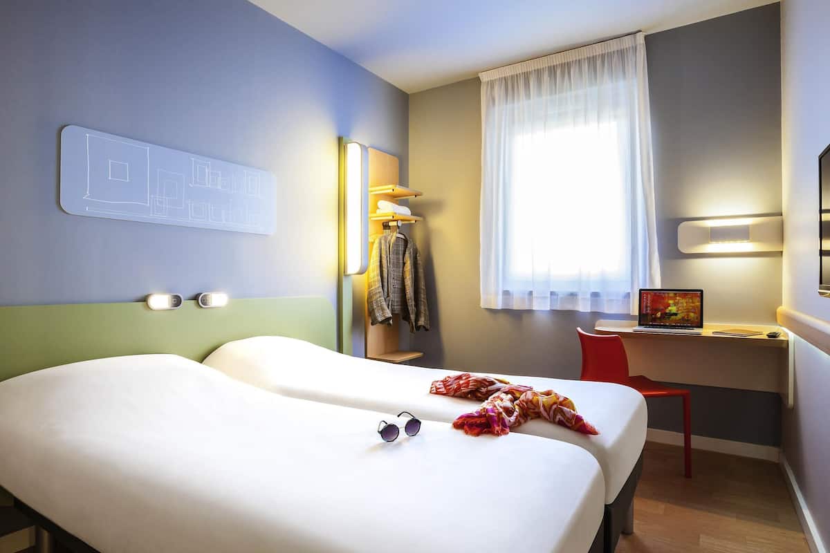 twin room, 2 single beds | in-room safe, desk, soundproofing, free wifi