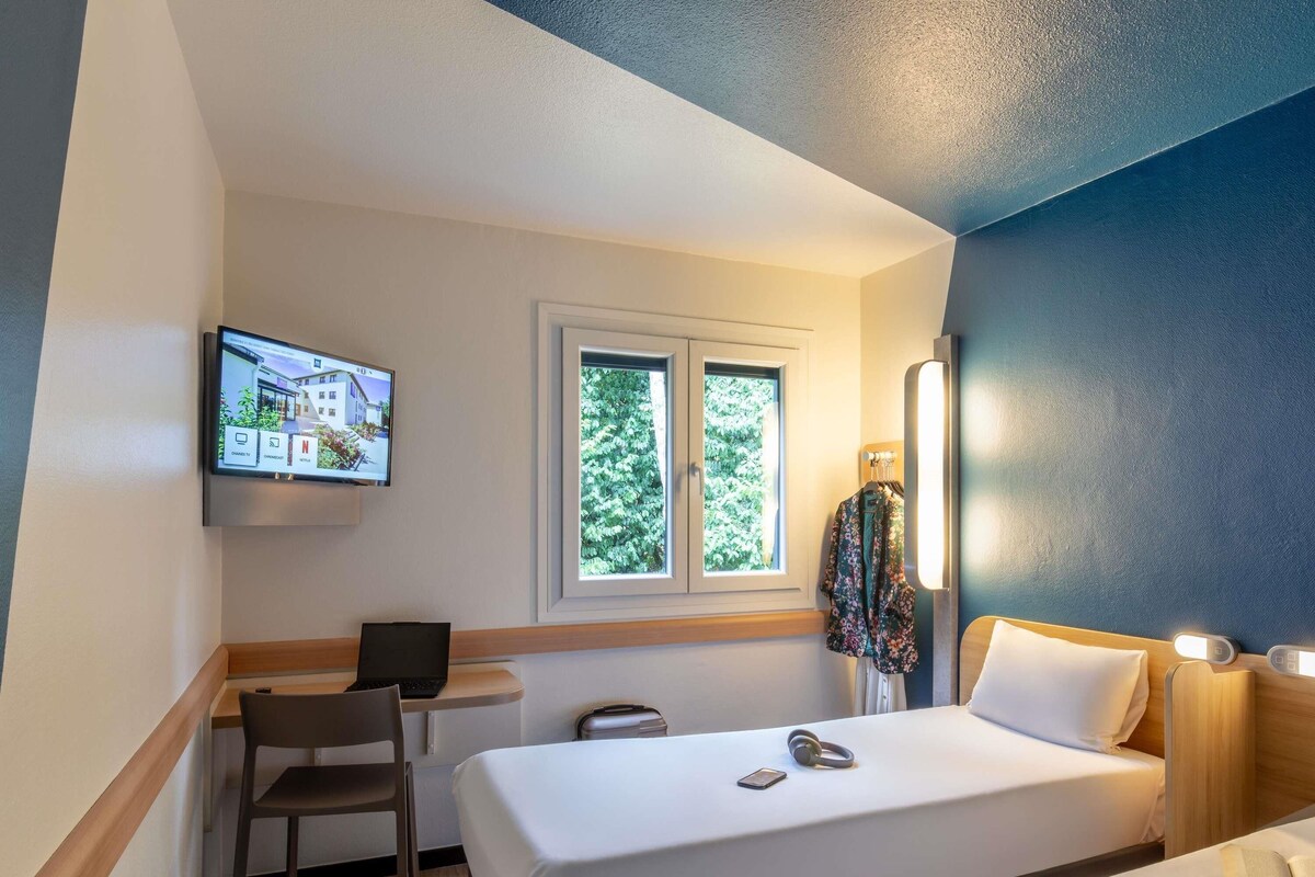 Habitación con 2 camas individuales, 2 camas individuales | Escritorio, sistema de insonorización, wifi gratis