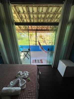 Quarto Casal Varanda, com banheiro externo. | Free WiFi