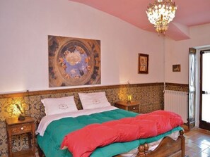 Departamento familiar, 2 habitaciones, balcón, vista al jardín | Ropa de cama hipoalergénica y edredón