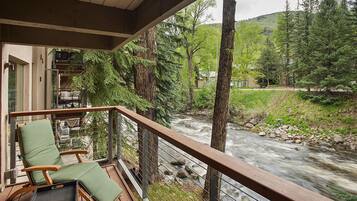 Deluxe Condo, 2 Bedrooms, Balcony, River View (CEC 9) | Balcony view