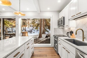 Luxury Condo, 2 Bedrooms, Balcony, River View (CEC 20) | Private kitchen | Fridge, microwave, oven, stovetop - Chateau Eau Claire & Roaring Fork by Frias Properties (Aspen)
